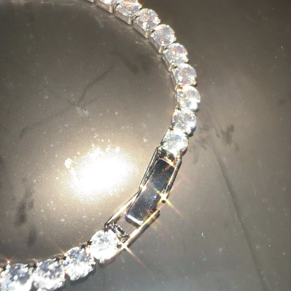 Cubic Zirconia Tennis Bracelet Silver Tone  Round Cut Sparkling Luxury Jewelry - Picture 6 of 9